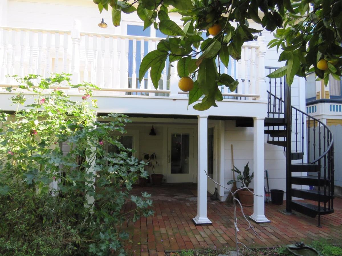 Garden Level Flat In 1885 Queen Anne Victorian Cottage In อาลาเมดา ภายนอก รูปภาพ